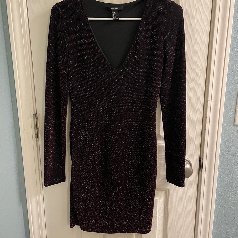 Long Sleeved Fitted Short Red Shimmer Dress